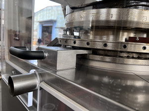 La máquina de compresión de comprimidos para limpieza de aseos TIANHE alta presión 100KN proveedor